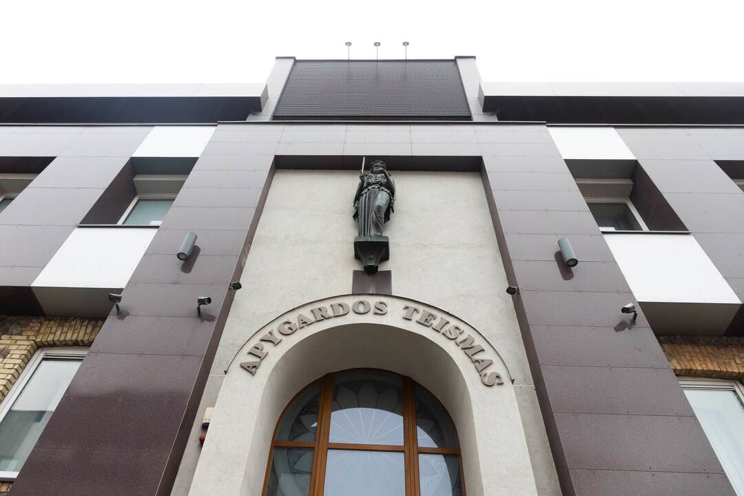 Dėl nužudytos sesers bausmę atliekantis šilutiškis nuteistas už kito kalinio nužudymą