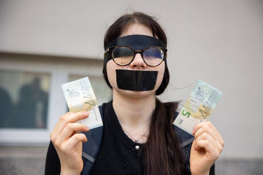 Prie Prezidentūros – netikėtas protestas