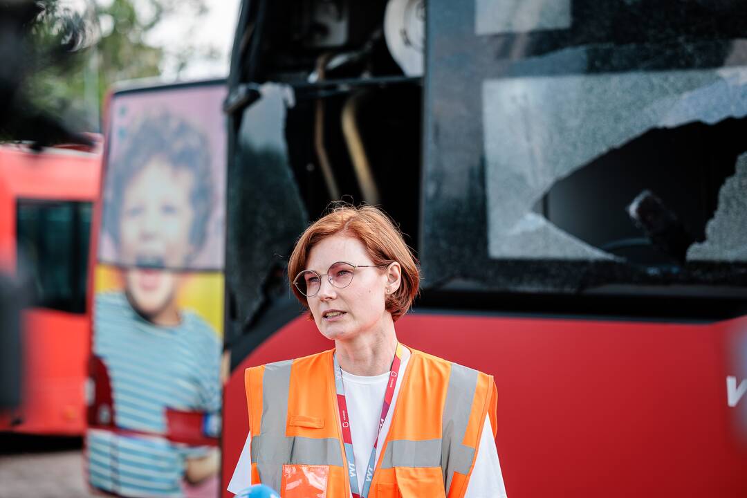 Vilniuje, kaip įtariama, apšaudyti 25 miesto autobusai
