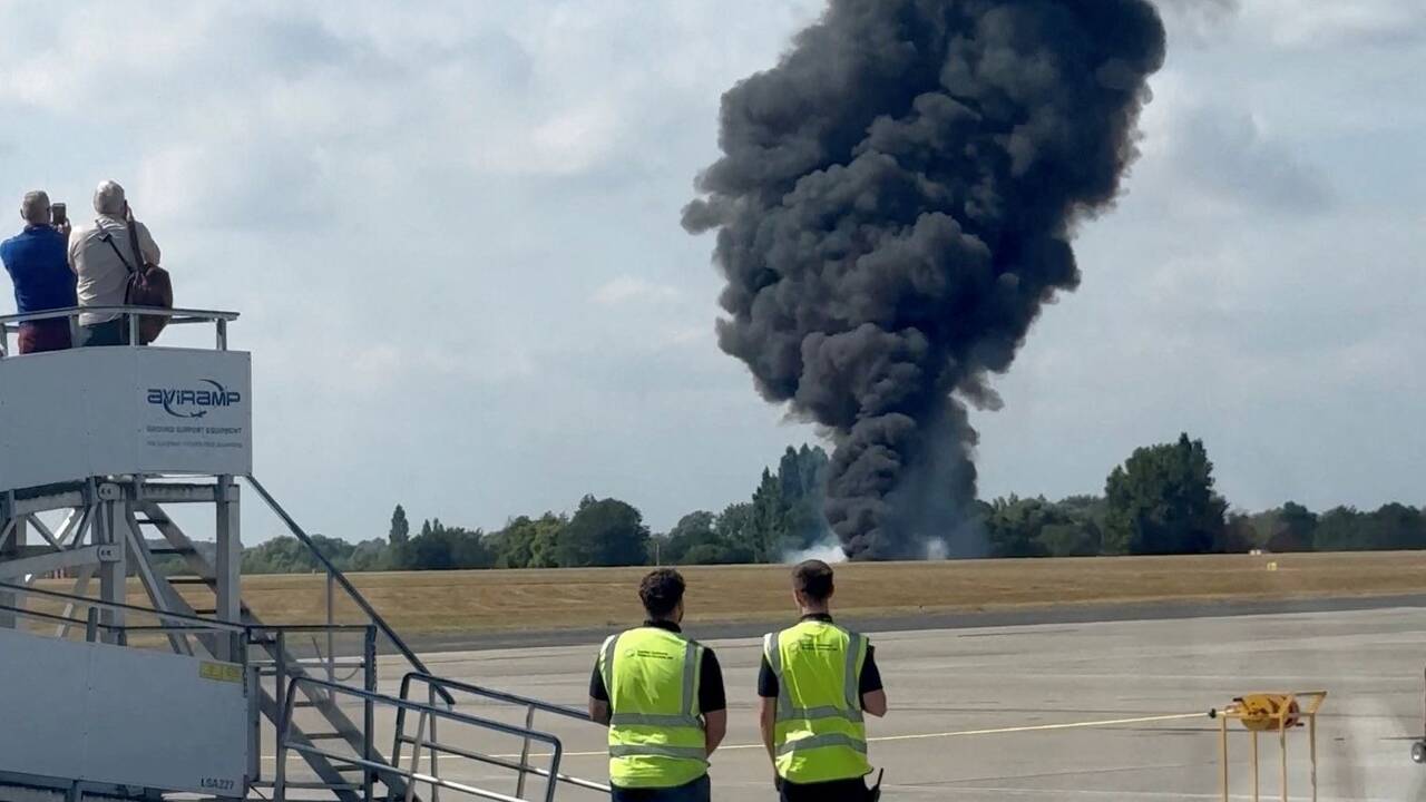 Londono oro uoste sudužus lėktuvui žuvo keturi žmonės