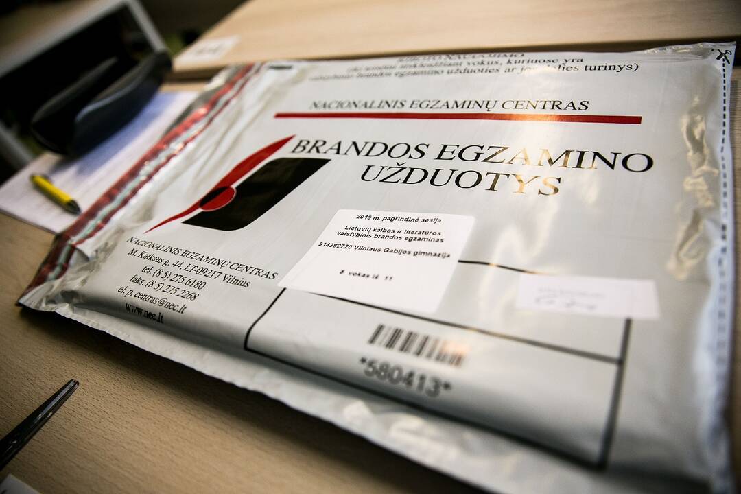 Viceministrė: koreguoti šimtukininkų balus mus įpareigoja Konstitucija