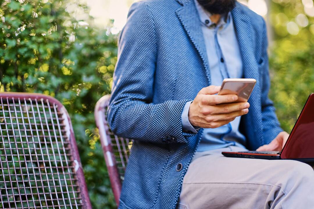 Šiems darbuotojams – įpareigojimas būti pasiekiamais bet kuriuo metu