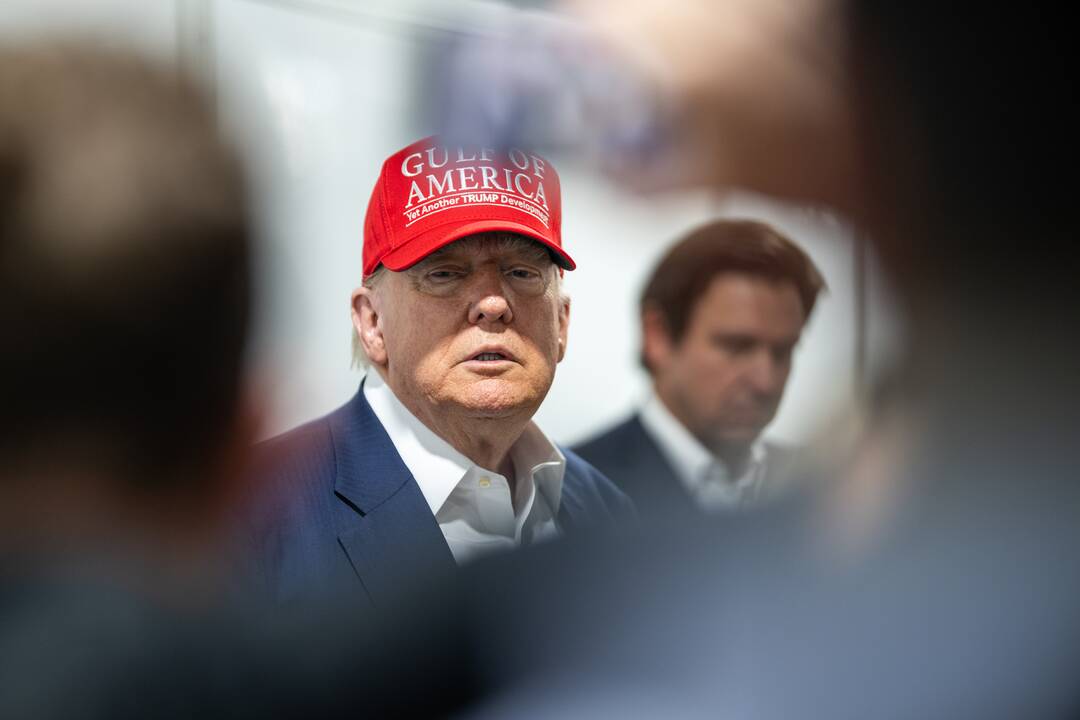 Kongrese stringa Trumpo mokesčių įstatymo projektas