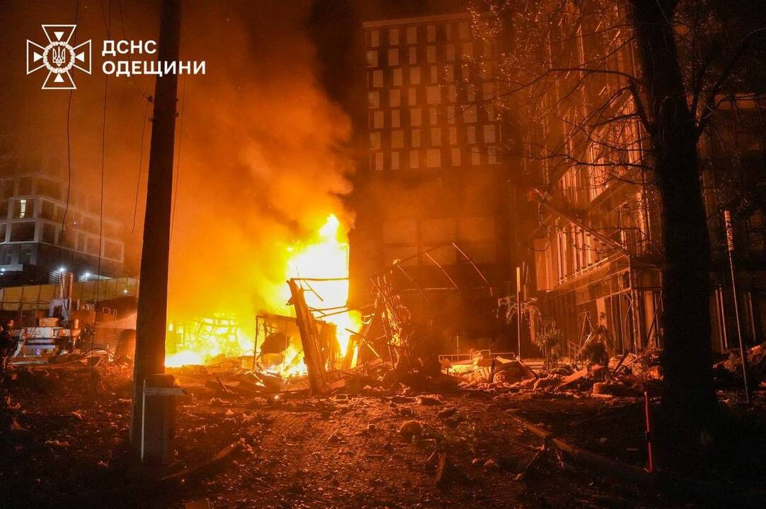 Ukraina praneša apie didžiulę rusų dronų ir raketų ataką