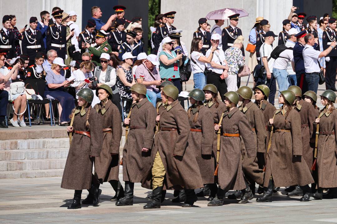 Tyrimas: Rusija naudojasi vaikais kariniams dronams kurti ir bandyti