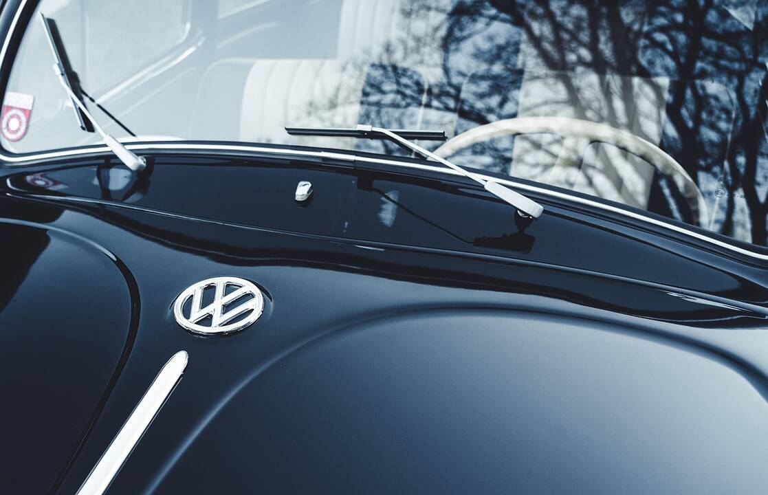 „Volkswagen“ dėl Trumpo tarifų patyrė milijardinį nuostolį