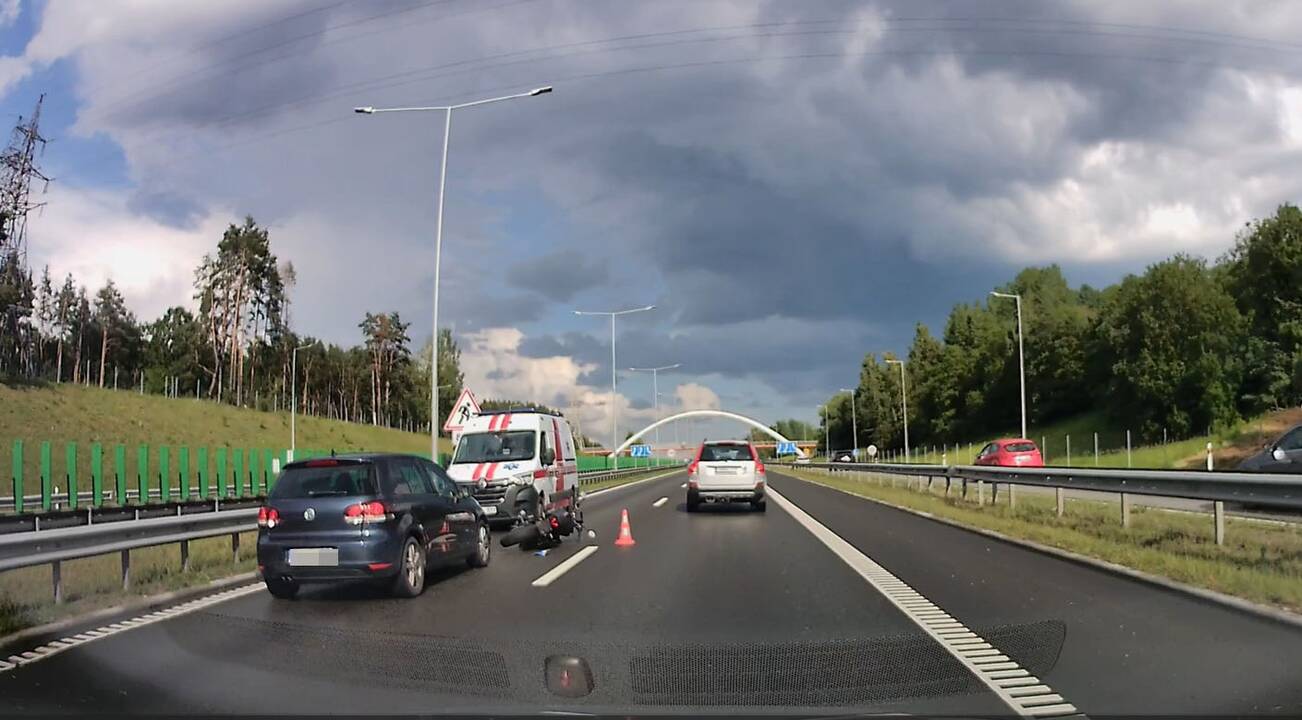 Avarija netoli Kleboniškio tilto: ir vėl nukentėjo motociklininkas