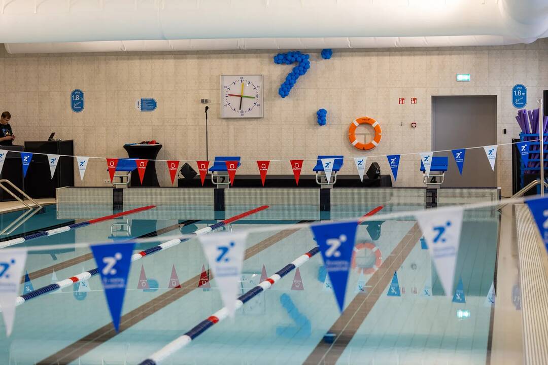 Dar vienas baseinas vilniečiams: Žirmūnuose atidaryta moderni erdvė plaukimui ir sportui