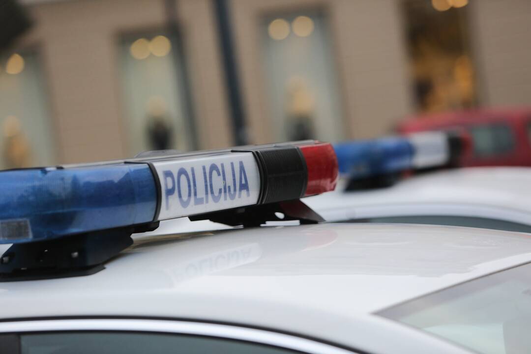Išgirdęs apie kratą bute vilnietis pareiškė pareigūnams: to daryti neleisiu