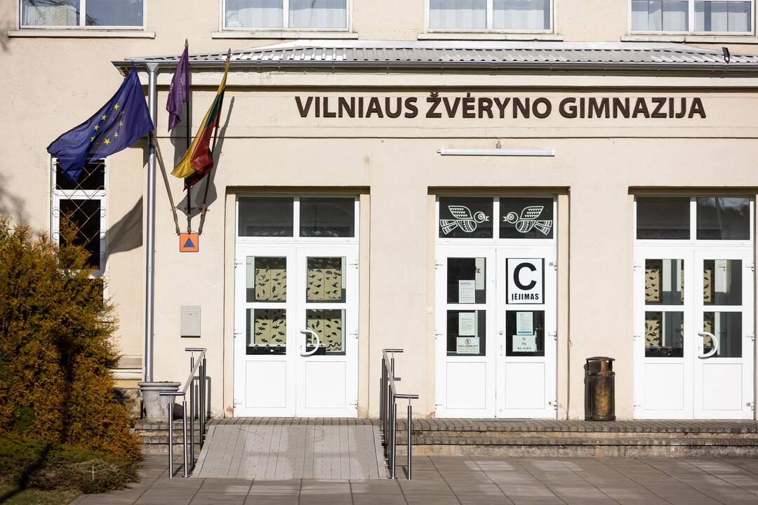 Atsistatydina Žvėryno gimnazijos vadovė: ar tai turi ryšį su įvykusia tragedija? 