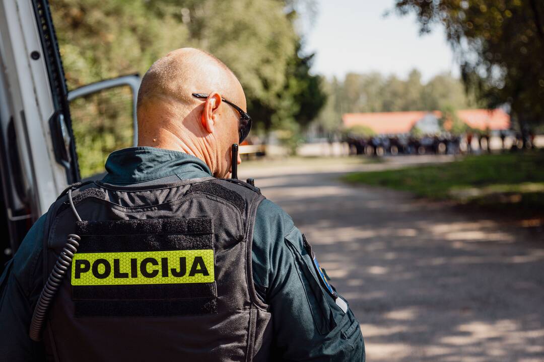 Kriminaliniai girtos porelės nuotykiai pakaunėje: kaltę bandyta suversti policijai