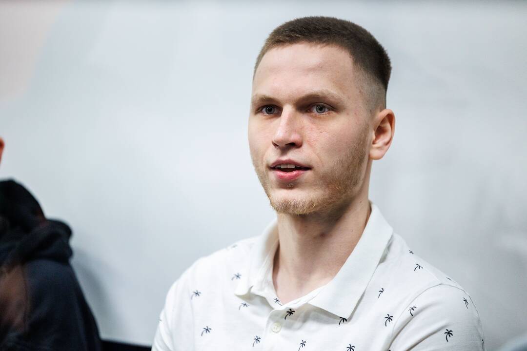 Kauno apygardos teisme pradėta nagrinėti paminklo Merkinėje išniekinimo byla