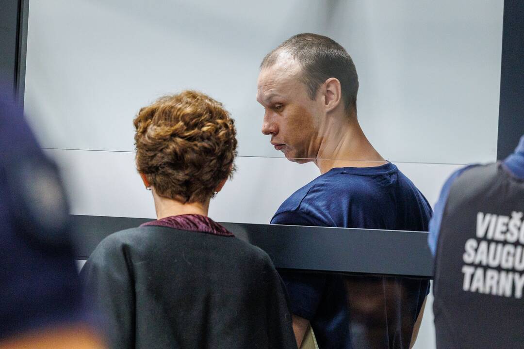 Kauno apygardos teisme pradėta nagrinėti paminklo Merkinėje išniekinimo byla