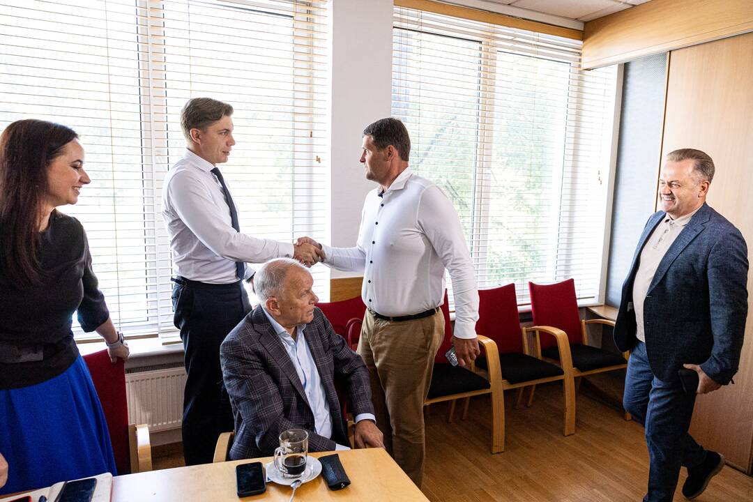 LSDP lyderiai susitiko su „Nemuno aušra“ atstovais