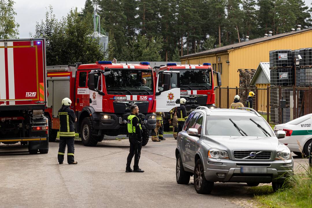 Vilniuje užsidegė vilkikas su ličio baterijomis