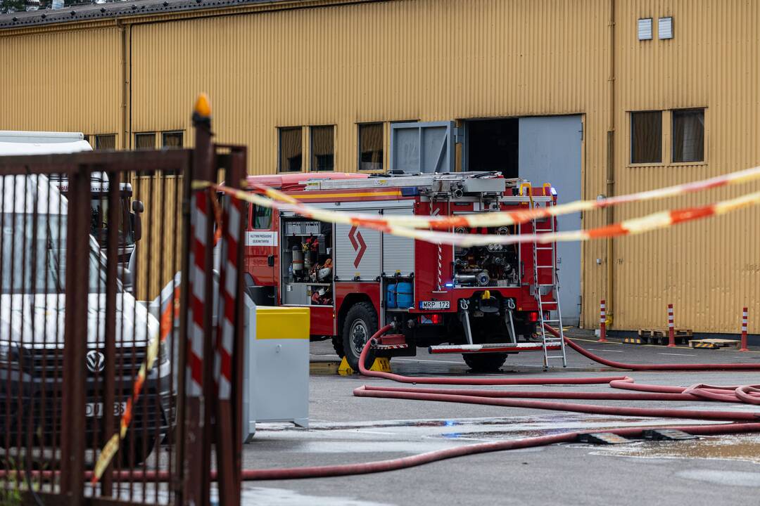 Vilniuje užsidegė vilkikas su ličio baterijomis