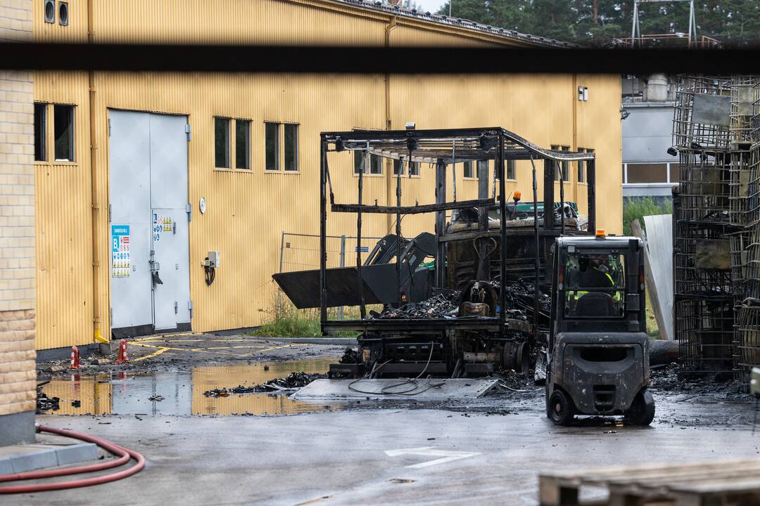 Vilniuje užsidegė vilkikas su ličio baterijomis