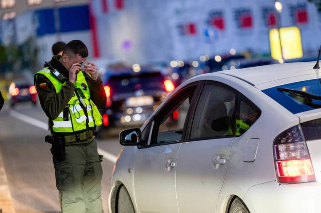 Klaipėdoje pavežėjui atsisakius suteikti paslaugas, moteris apspardė jo automobilį