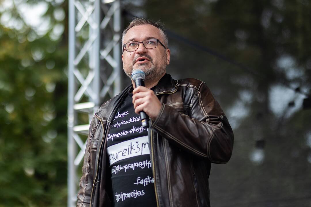 Protesto „Gėdos diena“ dalyviai prie Seimo