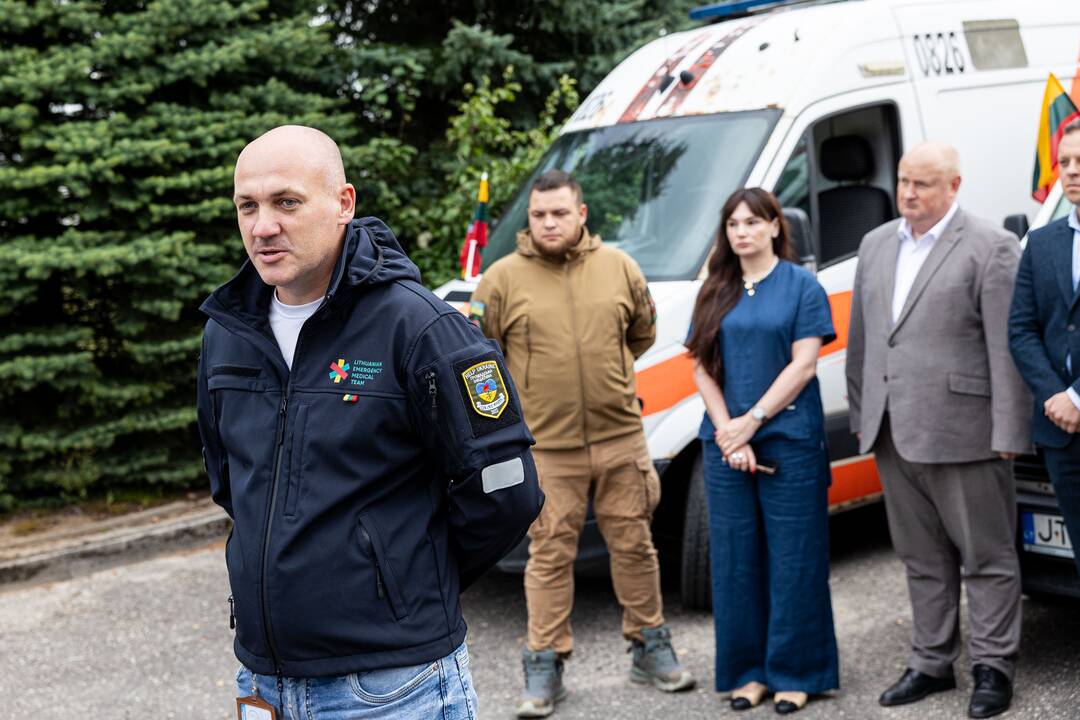 Greitosios medicinos pagalbos automobilių perdavimas Ukrainai