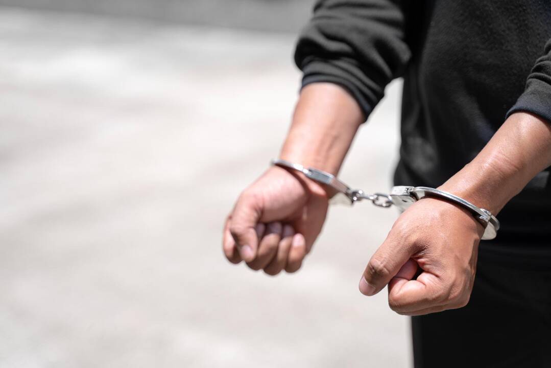 Palangoje ir Kretingoje policijos pareigūnams įkliuvo du vyrai: įtaria radę narkotikų
