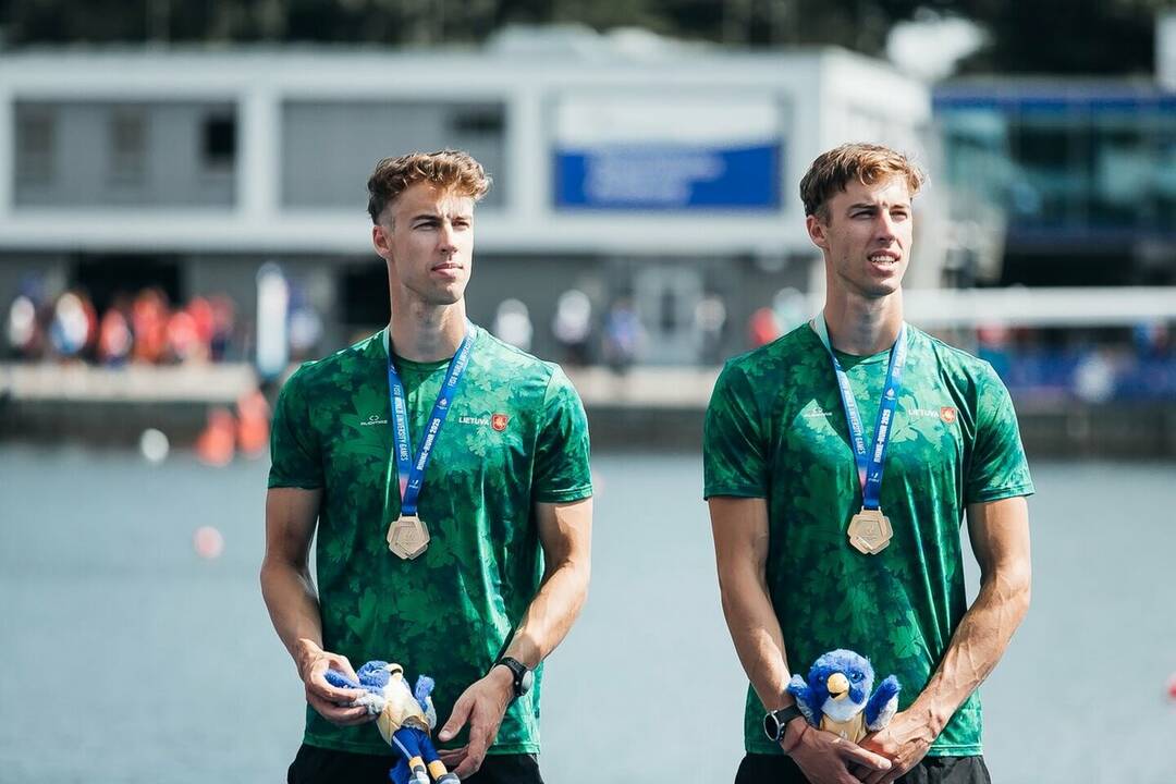 Greičiausi: Stankūnai dviviečių valčių varžybų A finale 2 tūkst. m distanciją įveikė per 6 min. 51,22 sek.Greičiausi: Stankūnai dviviečių valčių varžybų A finale 2 tūkst. m distanciją įveikė per 6 min. 51,22 sek.