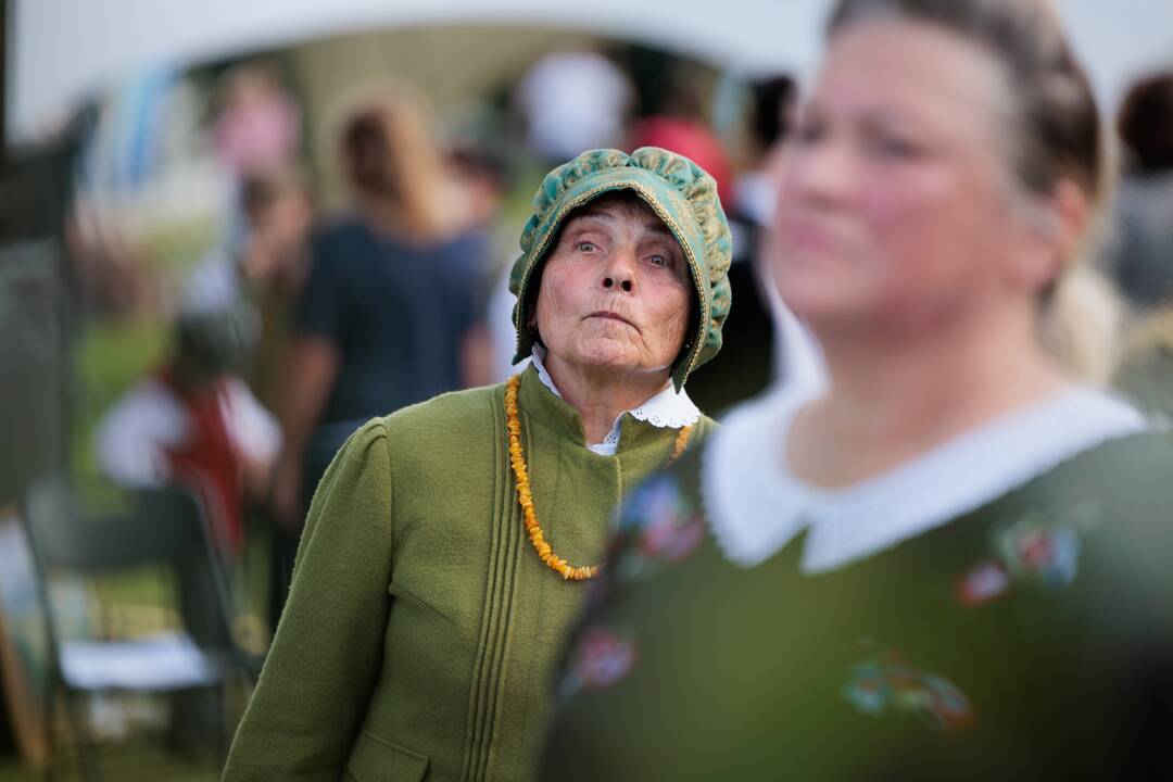 Pėdos marių dugne