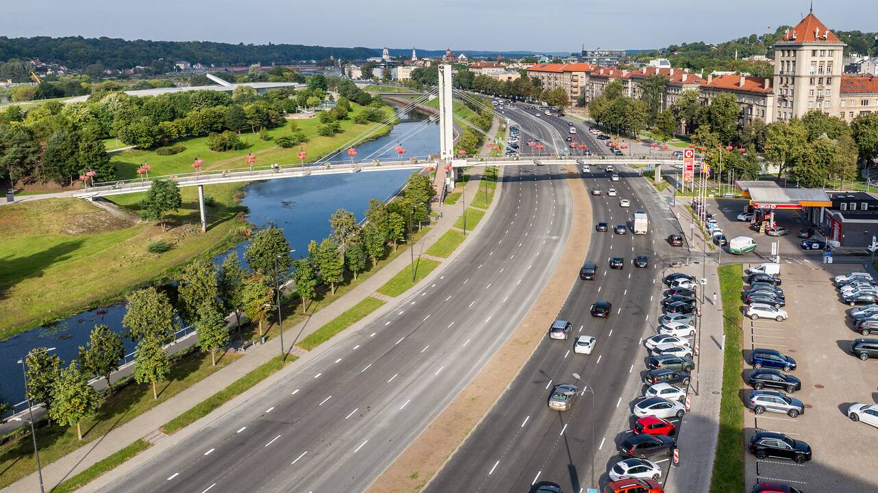 Kantrybės pareikalavę darbai baigti: atnaujinta Karaliaus Mindaugo prospekto asfalto danga