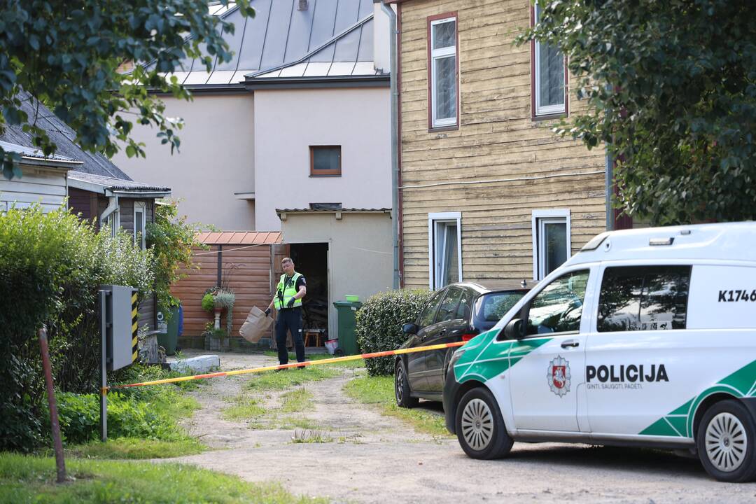 Kaune, namo koridoriuje, rastas negyvas vyras 