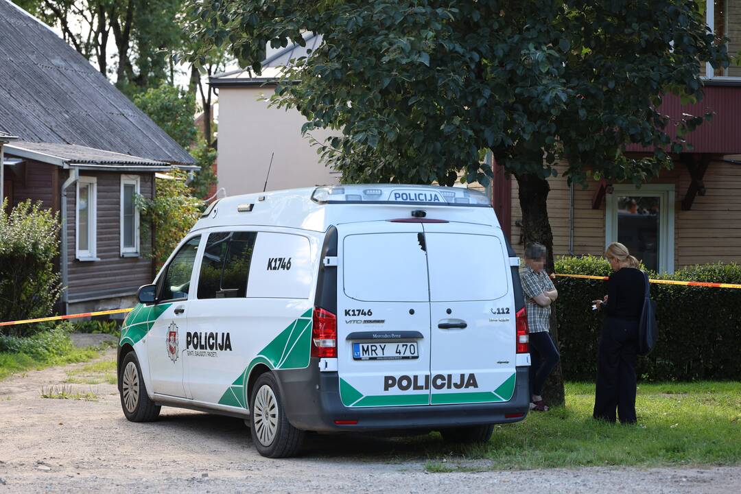 Kaune, namo koridoriuje, rastas negyvas vyras 