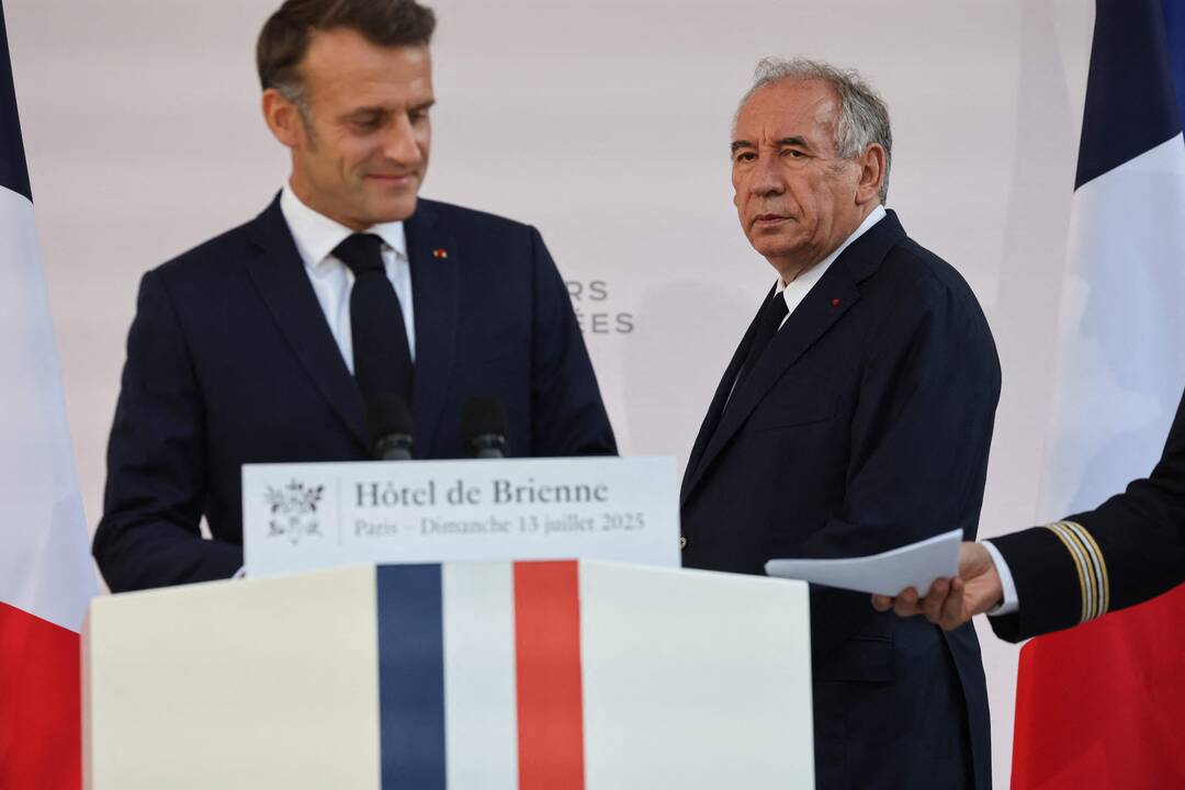Macronas išreiškė paramą premjerui