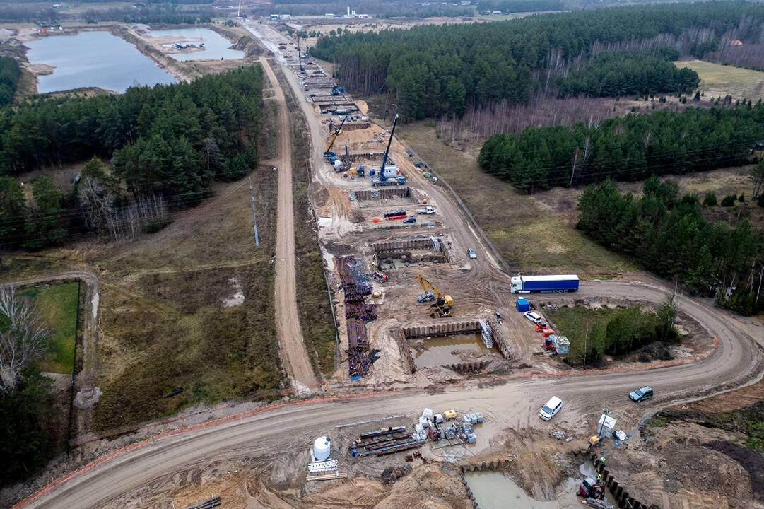 Atskleidė, kas ir už kiek milijonų projektuos „Rail Baltica“ ruožą nuo Kauno iki Lenkijos