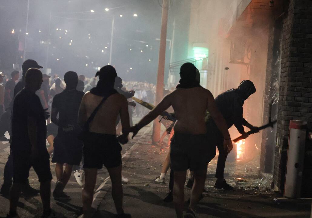 Serbijos prezidentas palygino protestuotojus su teroristais