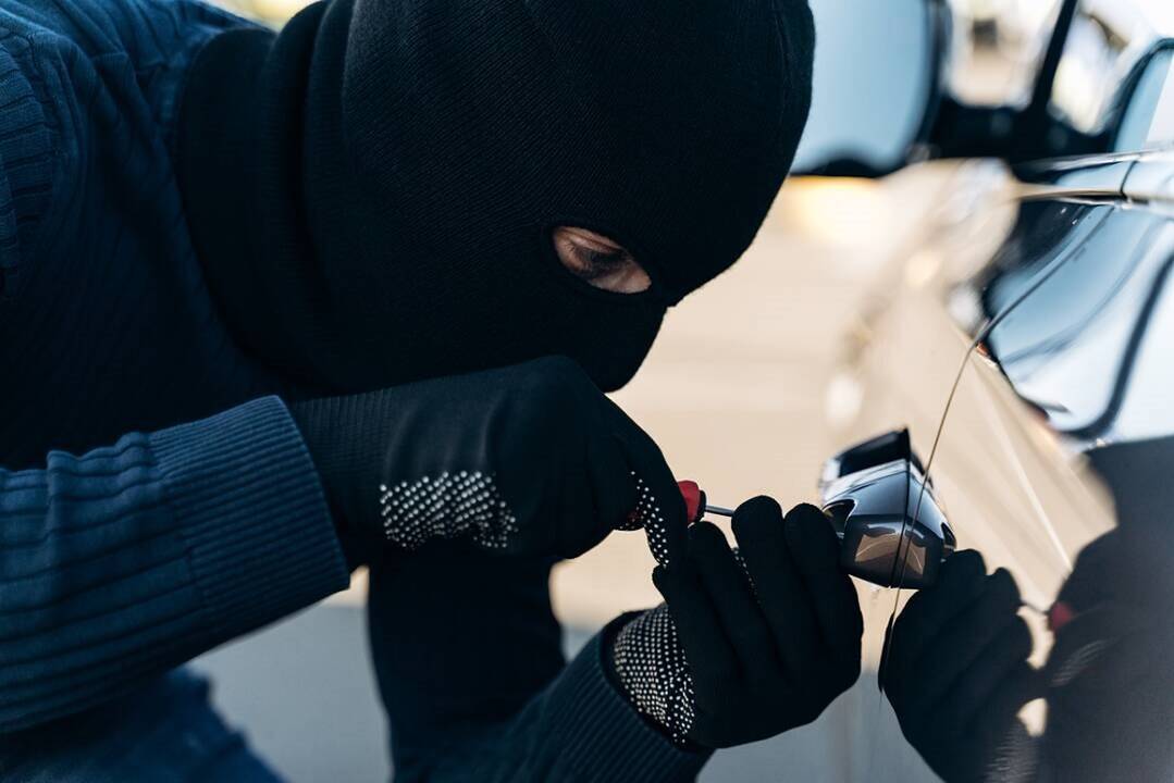 Kaune iš daugiabučio kiemo pavogtas automobilis už beveik 23 tūkst. eurų