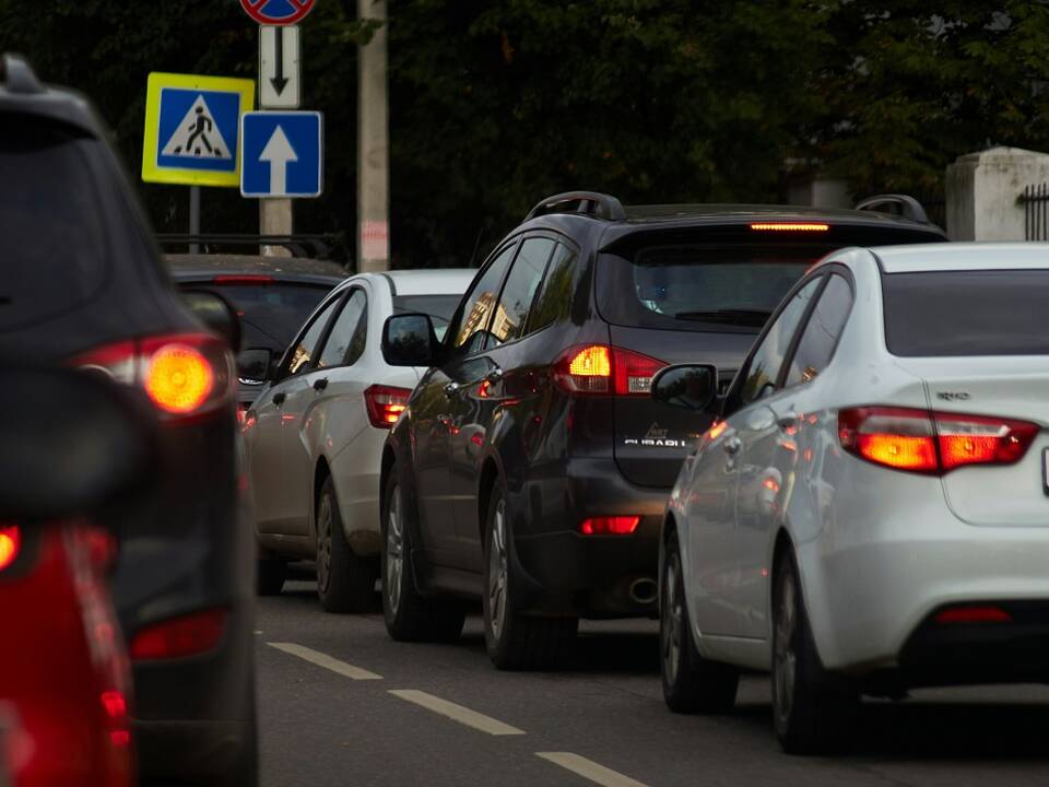Spūsčių metas jau čia – kaip nešvaistyti degalų ir nervų?