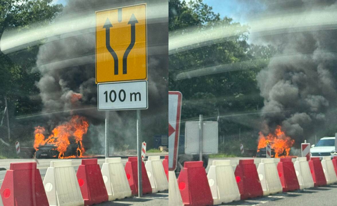 Magistralėje – didelės liepsnos: supleškėjo BMW