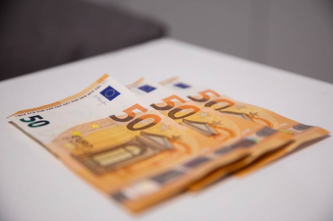 Latvijoje ezoterikos specialistais pasivadinę sukčiai išviliojo iš moters 170 tūkst. eurų
