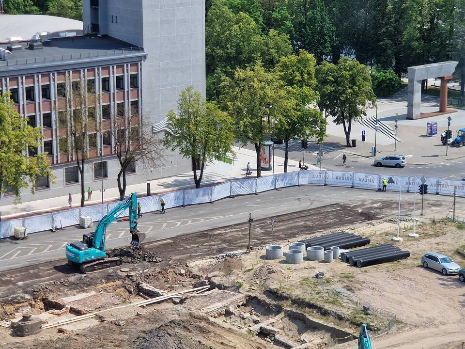 Masalas: rekonstruojama Atgimimo aikštė vis dar traukia istorijos mylėtojų dėmesį.