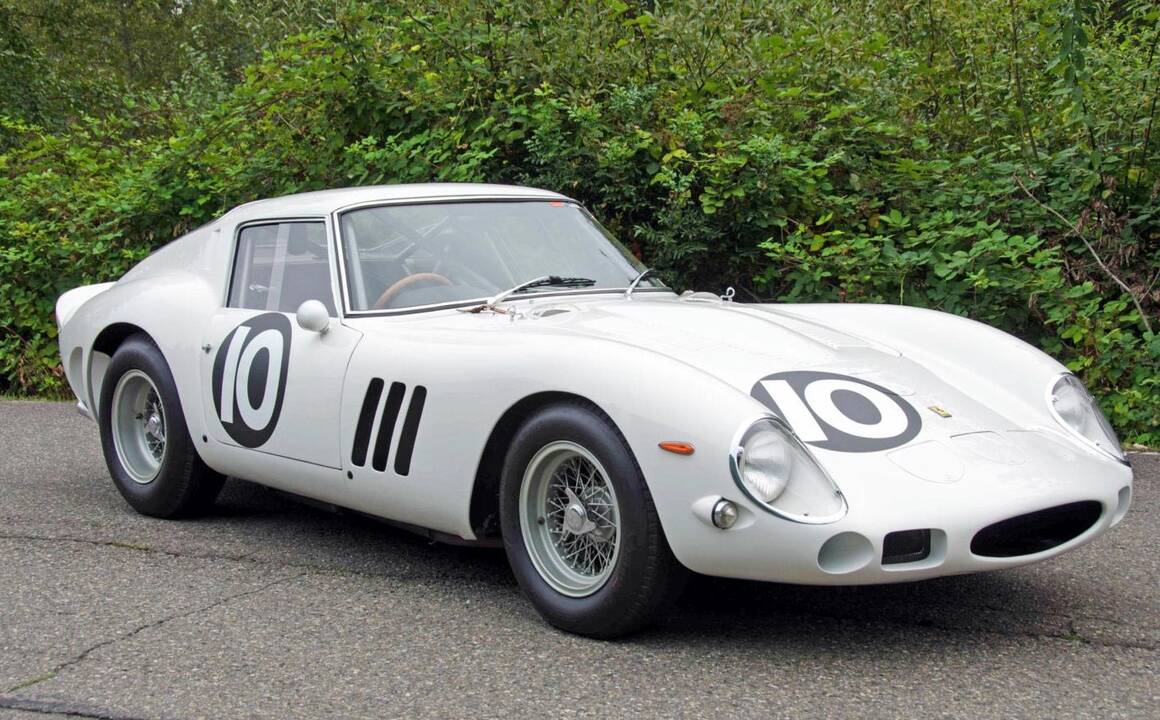 Istorija: „Ferrari 250 GTO Bianco Speciale“ yra vairavęs legendinis G. Hillas.