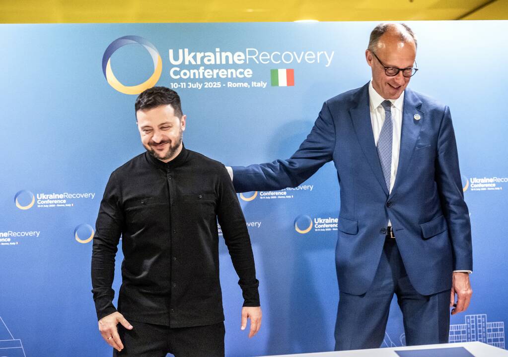 Vokietija: kancleris ir Ukrainos prezidentas giria Trumpo tarpininkavimo pastangas
