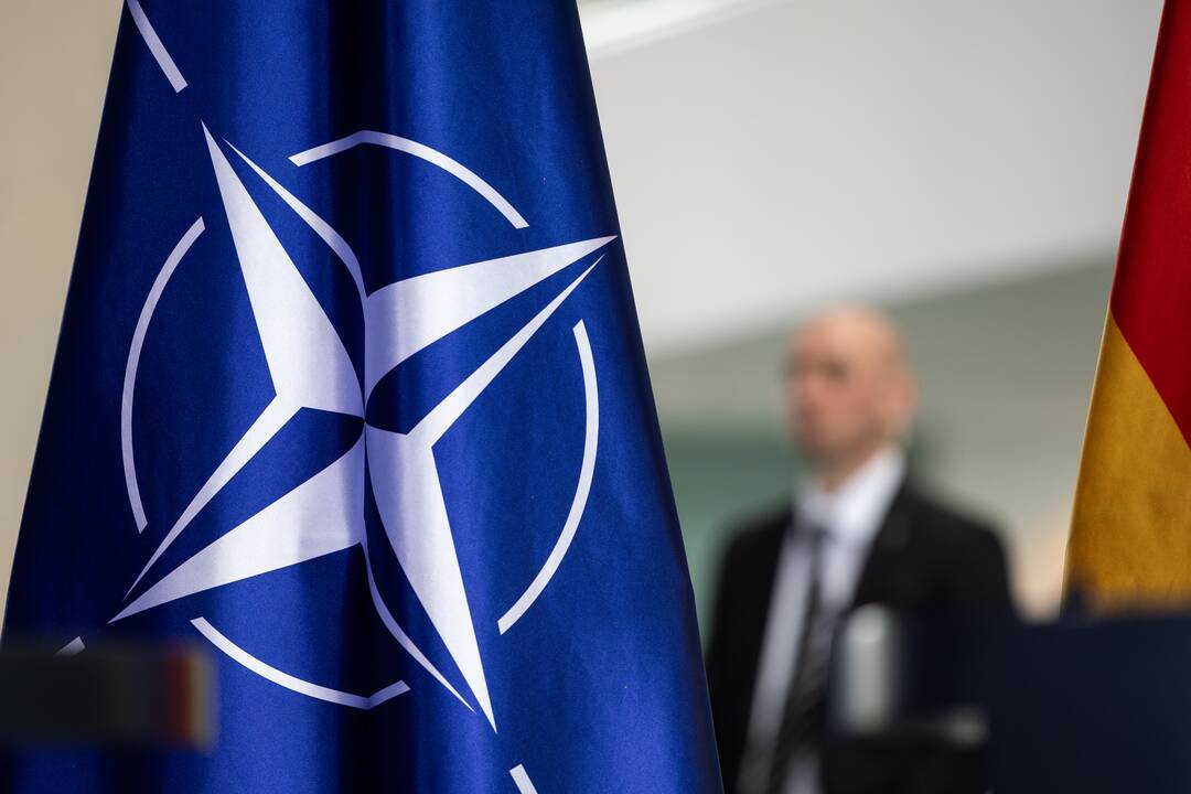 NATO: mažėja gynybos išlaidų augimas