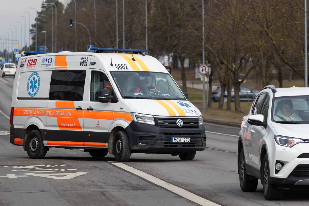 Tragedija Kaune: nuo viaduko nukrito ir užsimušė jaunas vyras