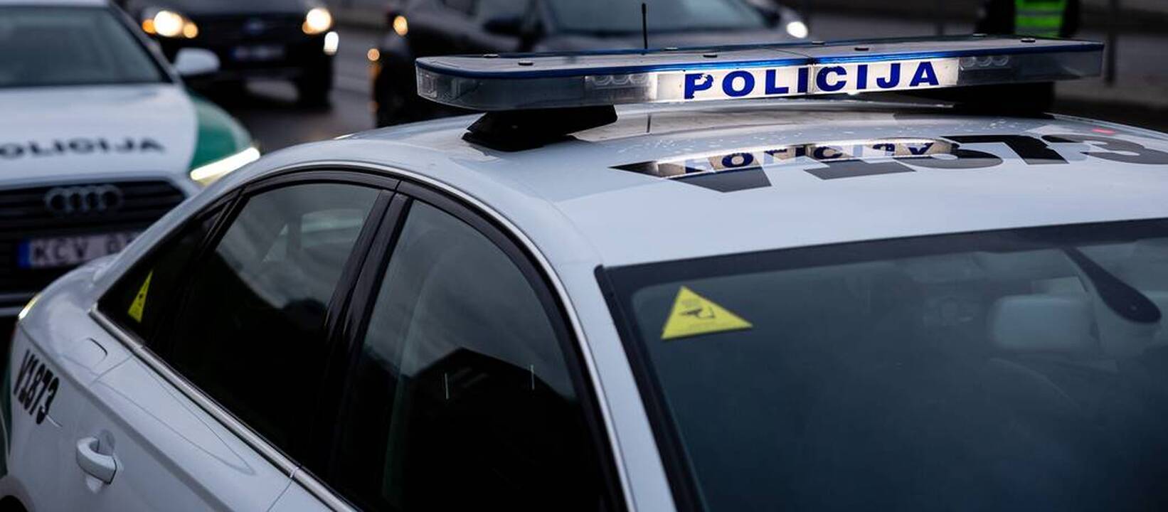 Neblaivus jaunuolis ginklu grasino savo bendraamžiui