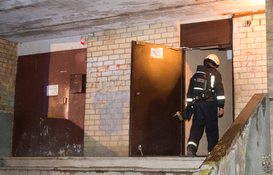 Užgesinus gaisrą bute, rastas mirusio vyro kūnas
