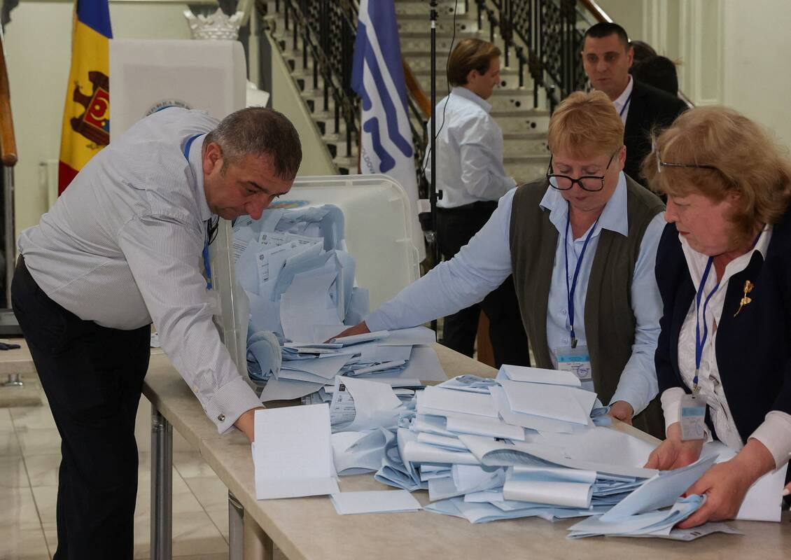 Moldovos parlamento rinkimus laimėjo valdančioji proeuropietiška partija