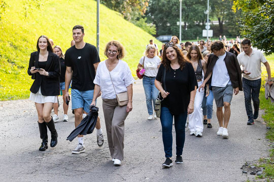 Gerbėjai renkasi į SEL koncertą Kalnų parke