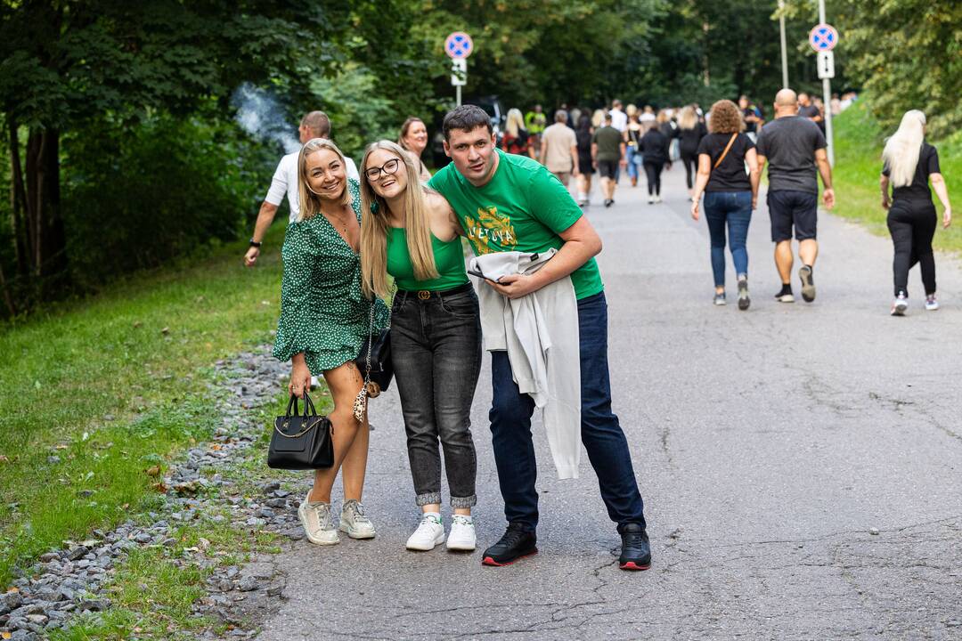 Gerbėjai renkasi į SEL koncertą Kalnų parke