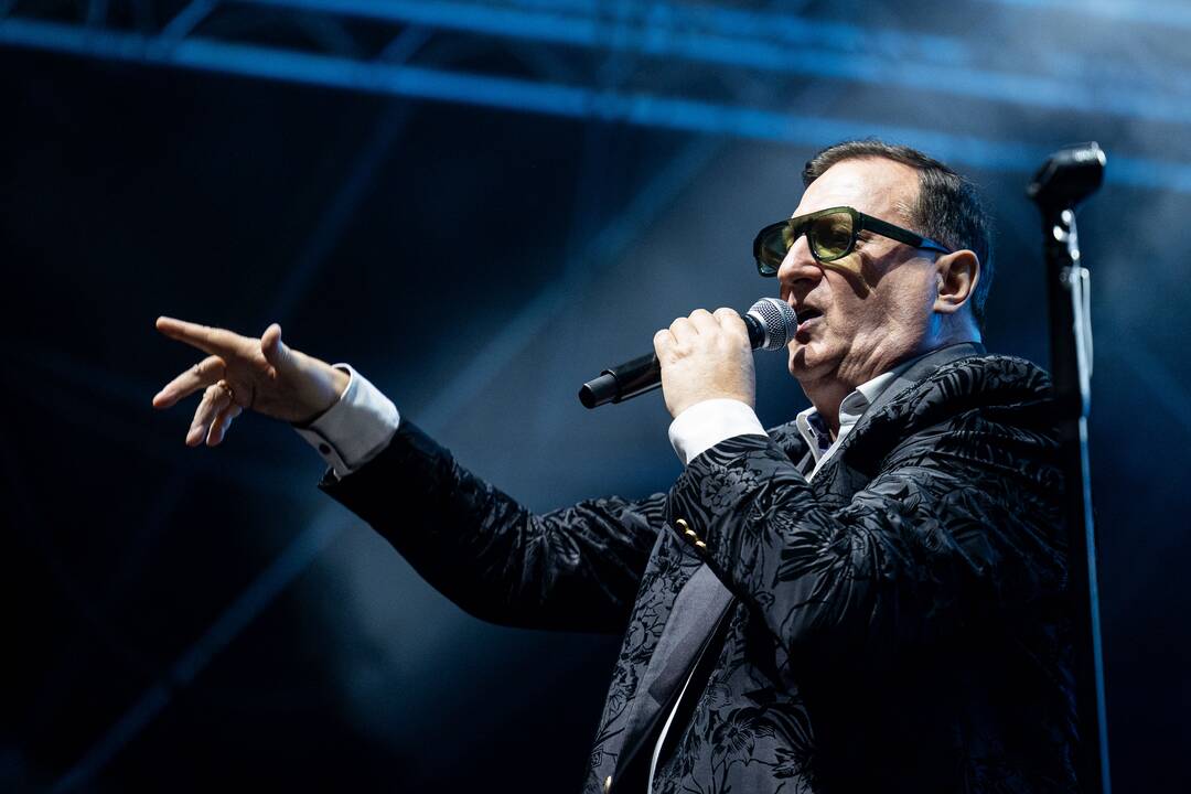 Vilniaus dienos 2025 koncertas: „Hiperbolės“ įkūrėjas Viktoras Prapras su grupe