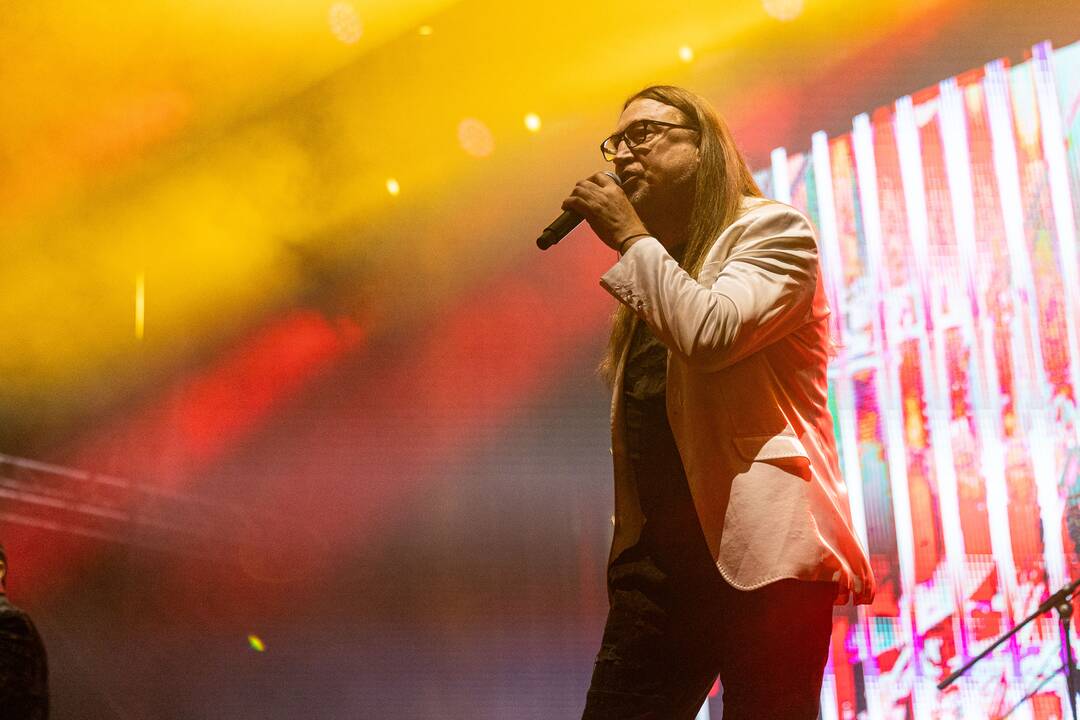 Vilniaus dienos 2025 koncertas: „Hiperbolės“ įkūrėjas Viktoras Prapras su grupe