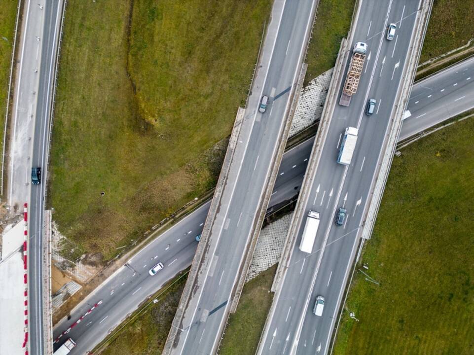 Trečiadienį automagistralėje tarp Vilniaus ir Klaipėdos įvedami eismo ribojimai